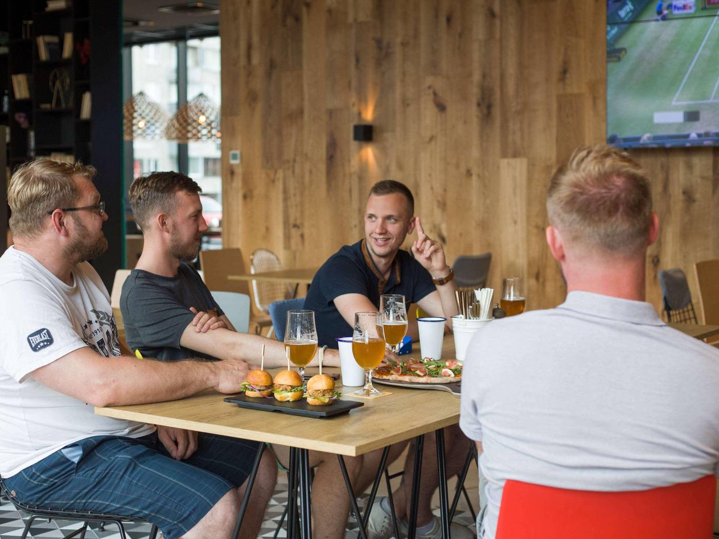 ibis-Tallinn-Center-Restaurant-31