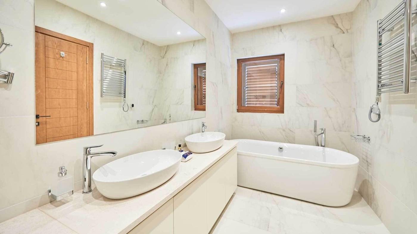 Huma-Kotor-Bay-Room-20