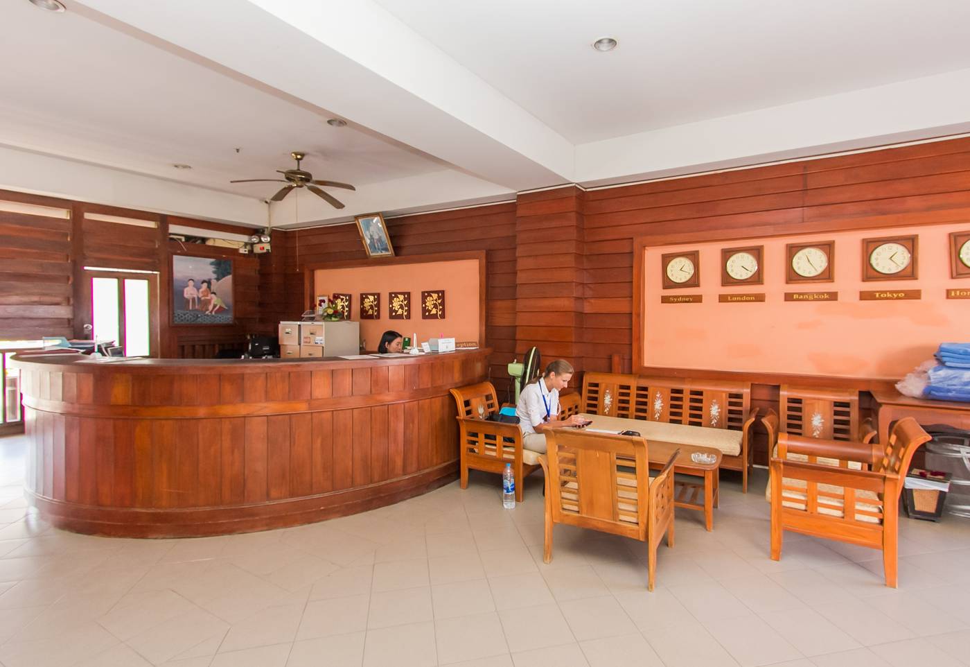 Bel-Aire-Resort-Lobby-16