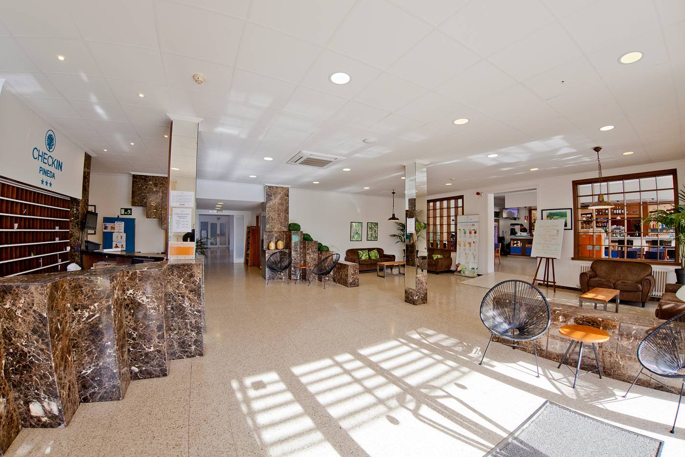Checkin-Pineda-Lobby-40