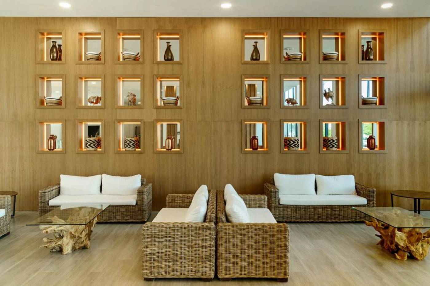 Cabogatamar-Garden-Lobby-41