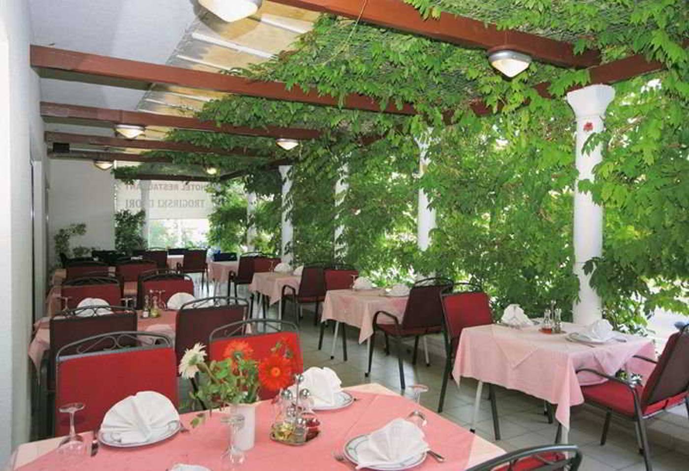 Trogirski-Dvori-Terrace-20