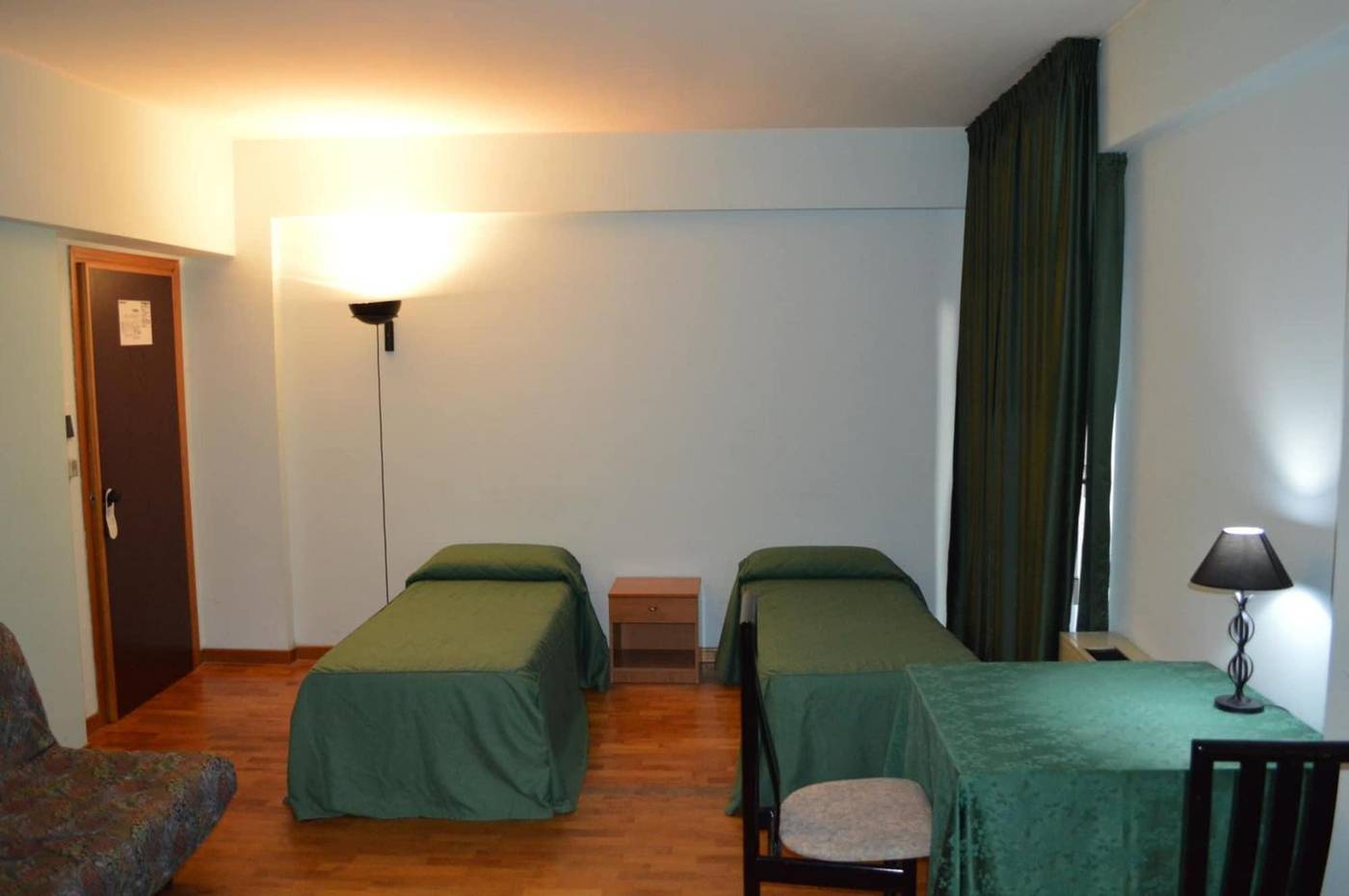 Canadian Hotel-Italy-L'AQUILA-Room-8