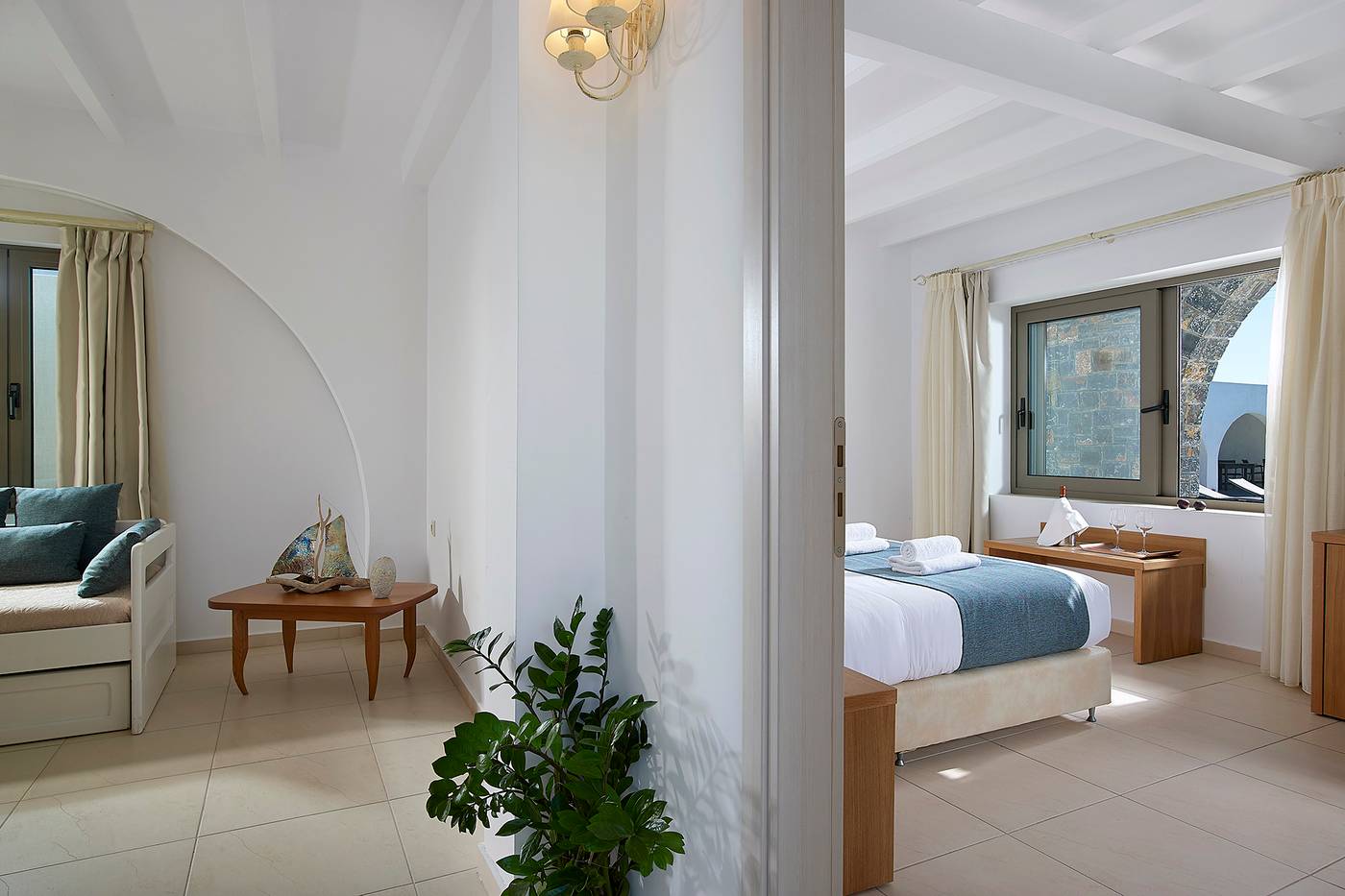 CHC-Coriva-Beach-Room-18