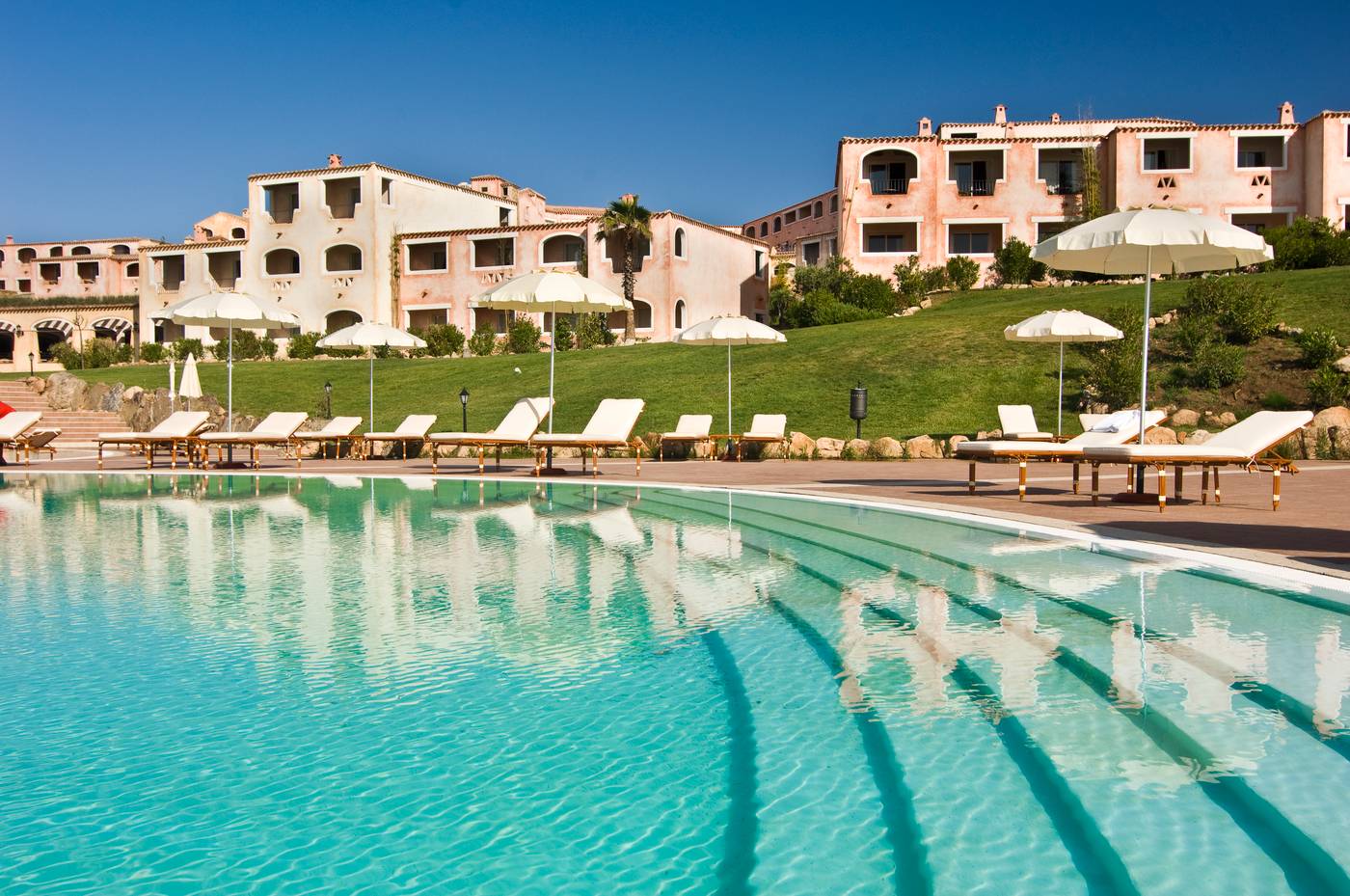 Colonna-Resort-Pool-1