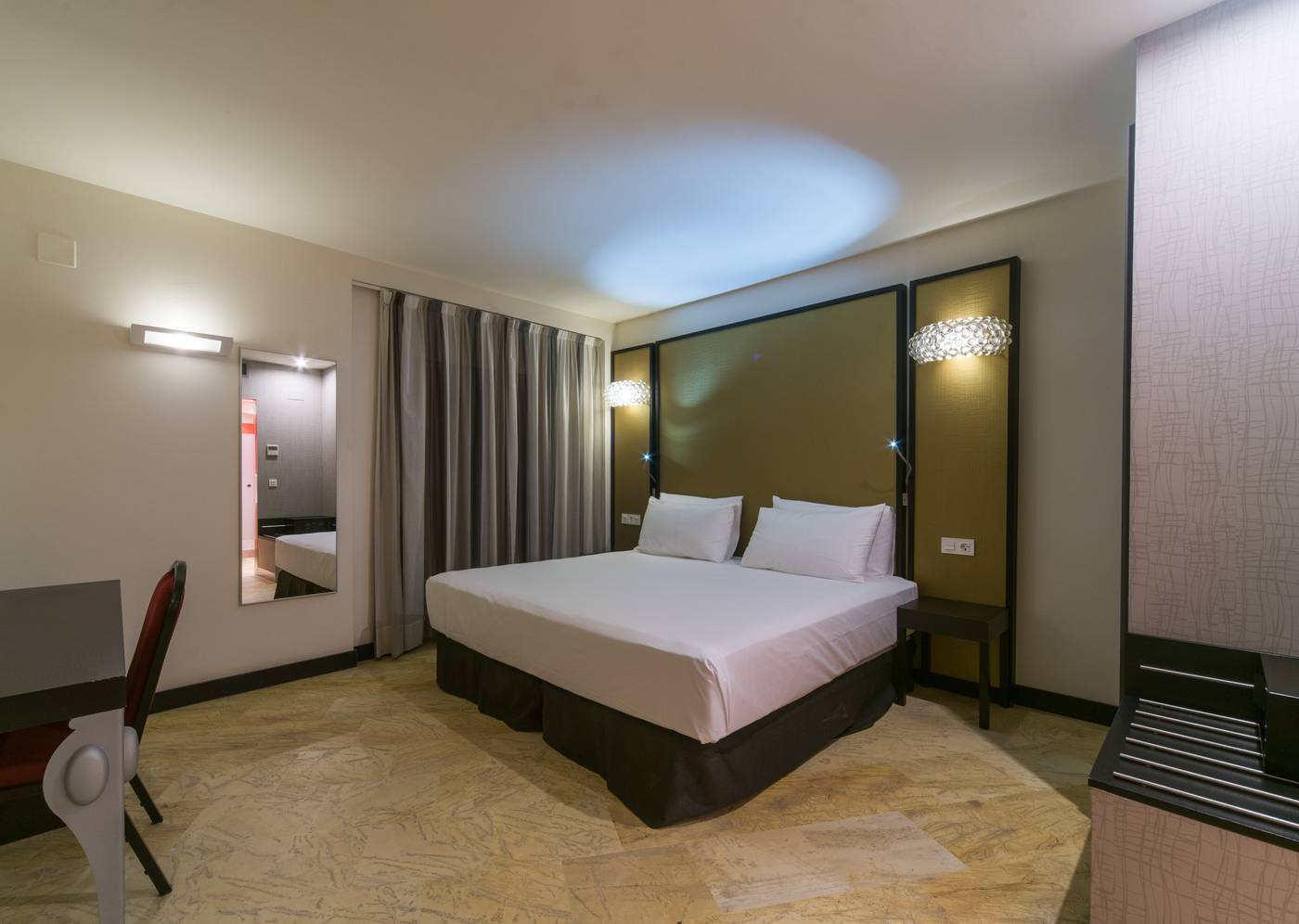 Palacio-de-Arizon-Room-13