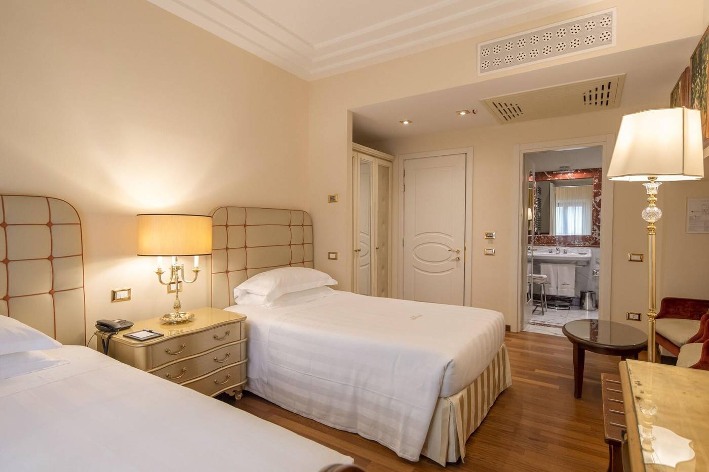 Golden-Tower-Hotel---Spa-Room-8