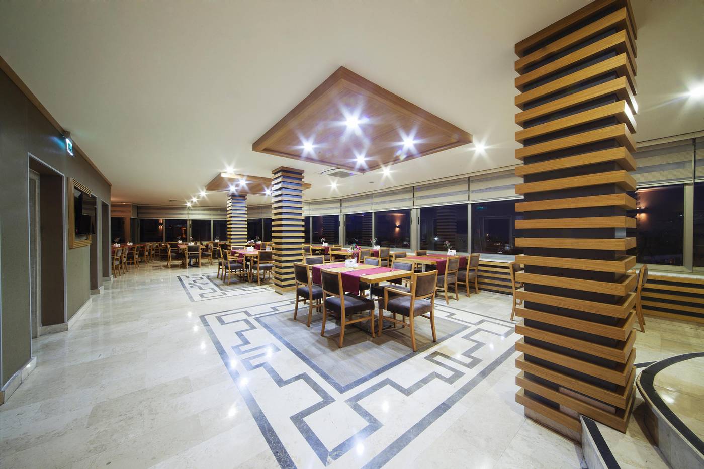 Delta-Hotel-Istanbul-Restaurant-17