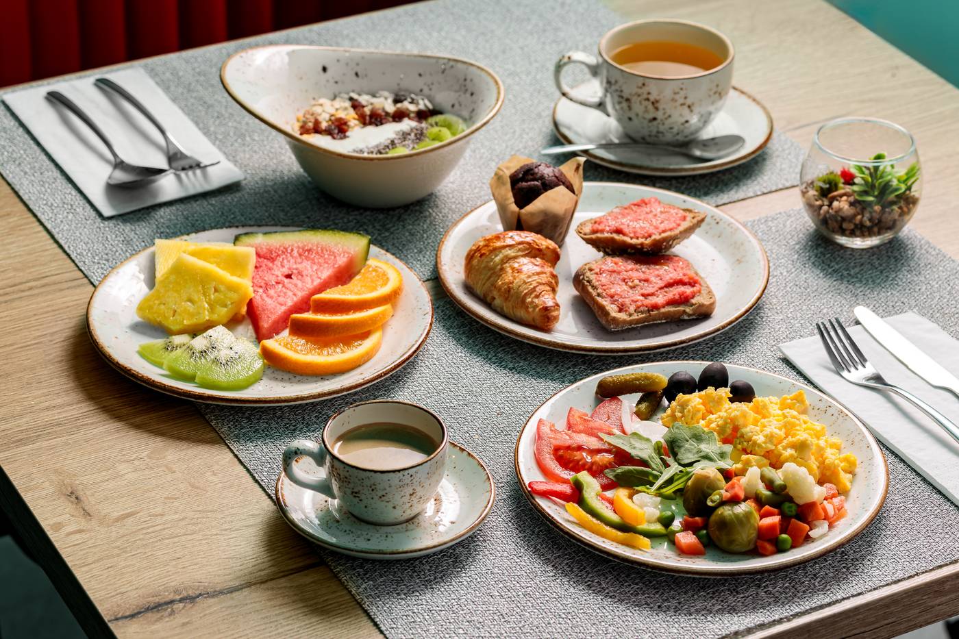 Room-Mate-Mario-Bar-27