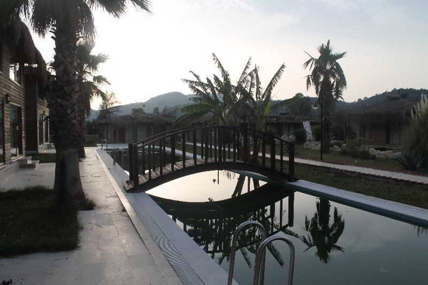 Sahra-Su-Holiday-Village---Spa-Pool-24