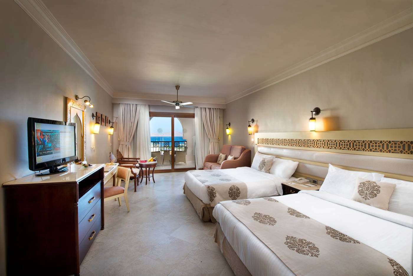 SUNRISE Arabian Beach Resort 04.09