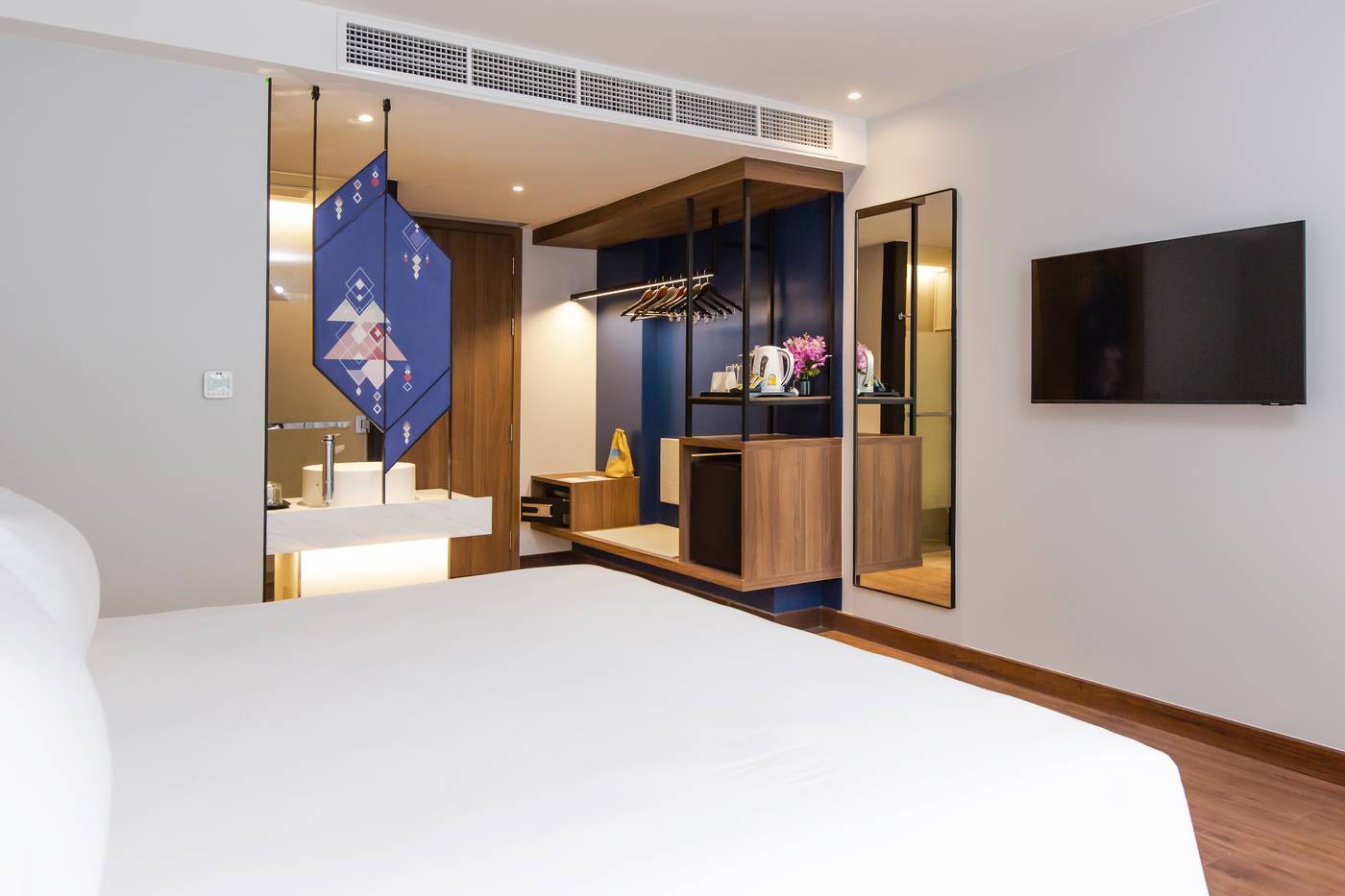 Centra-By-Centara-Hotel-Bangkok-Phra-Nakhon-Room-12