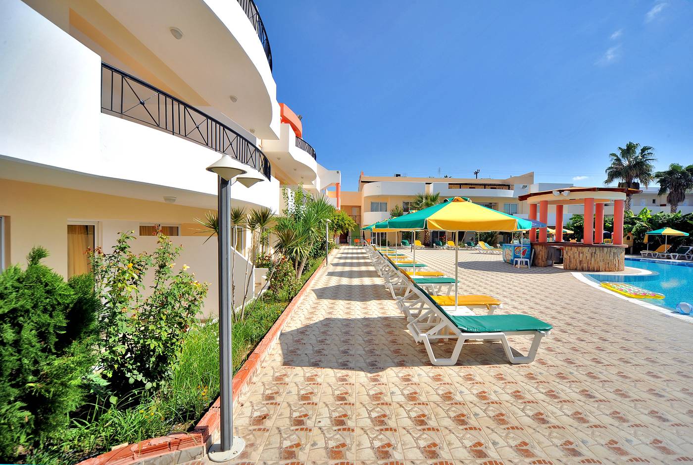 Pelopas-Resort-Pool-2