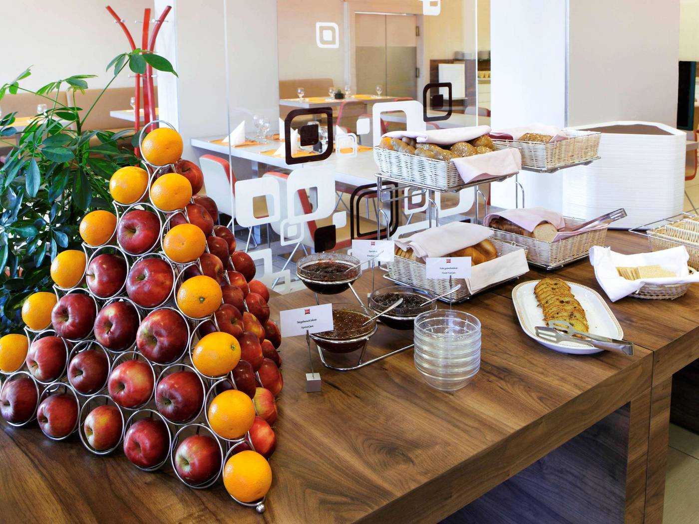 ibis-Budapest-Citysouth-Restaurant-36