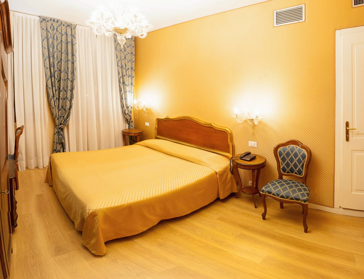 Hotel Locanda Canal-Italy-VENEZIA-Room-10