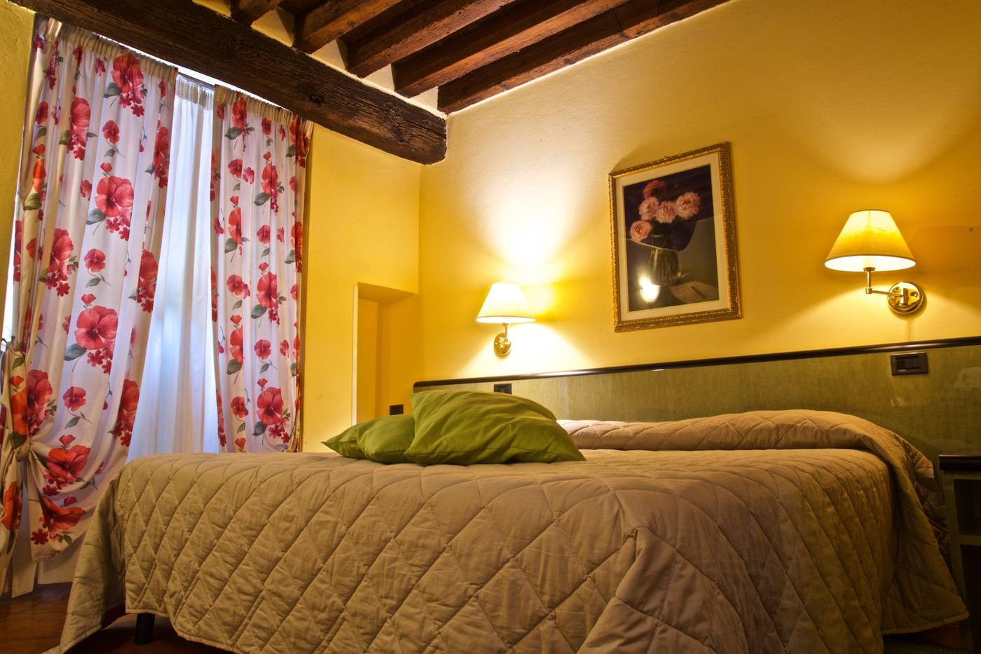 Hotel-La-Luna-Room-4