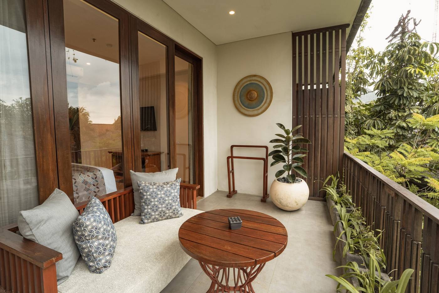 KUTA SEAVIEW BOUTIQUE 18.08