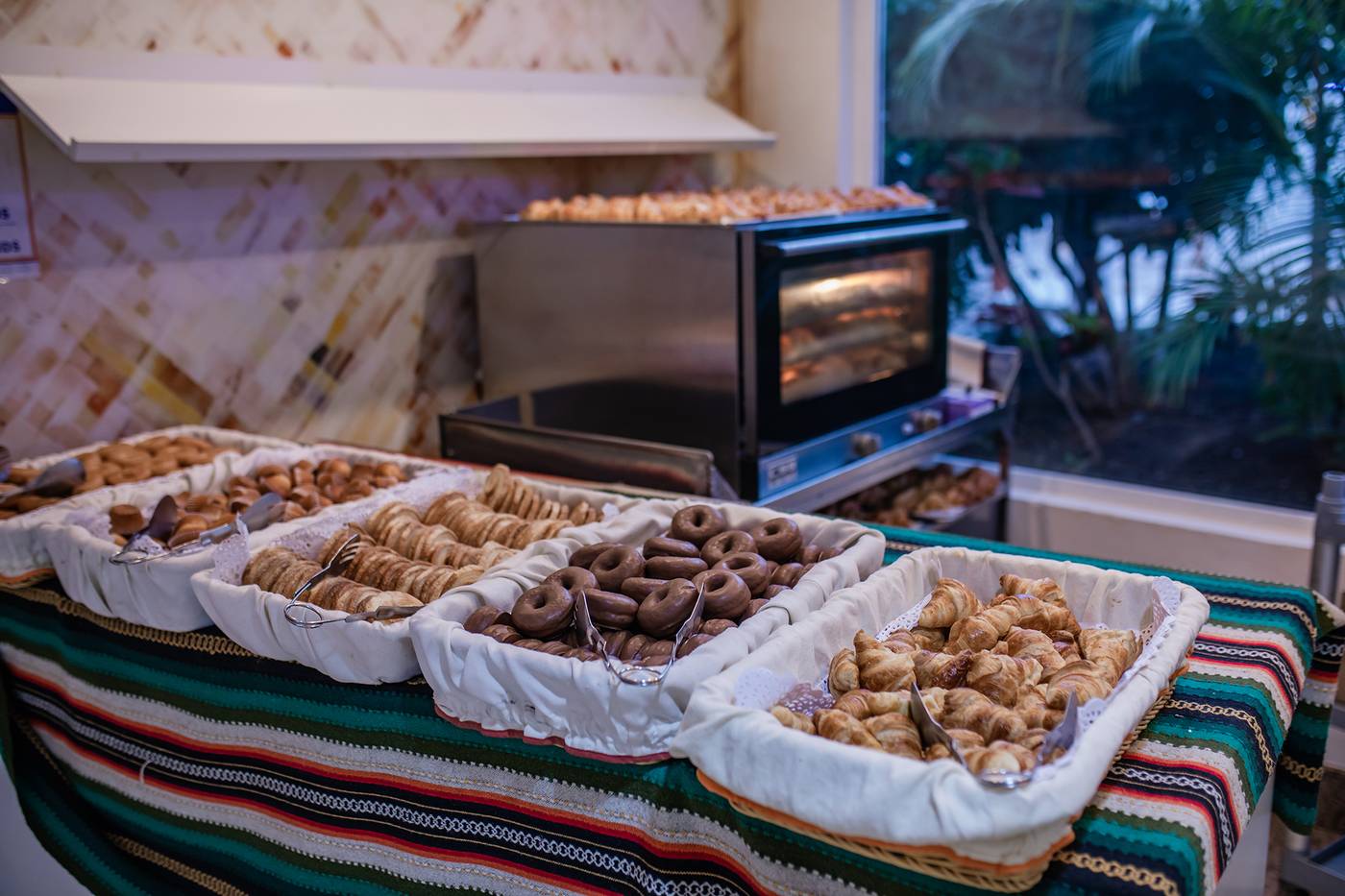 Servatur-Waikiki-Restaurant-58