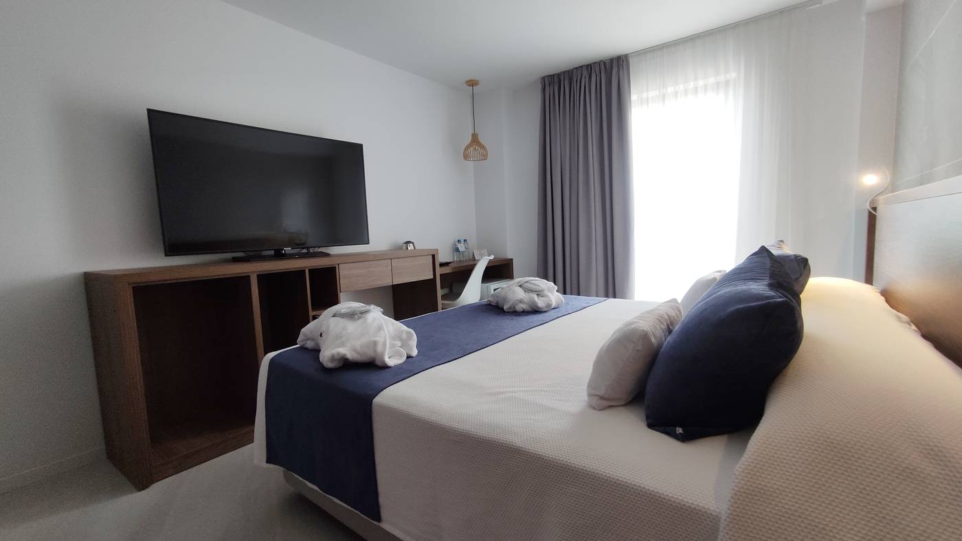 El-Puerto-Ibiza-Hotel---Spa-Room-35