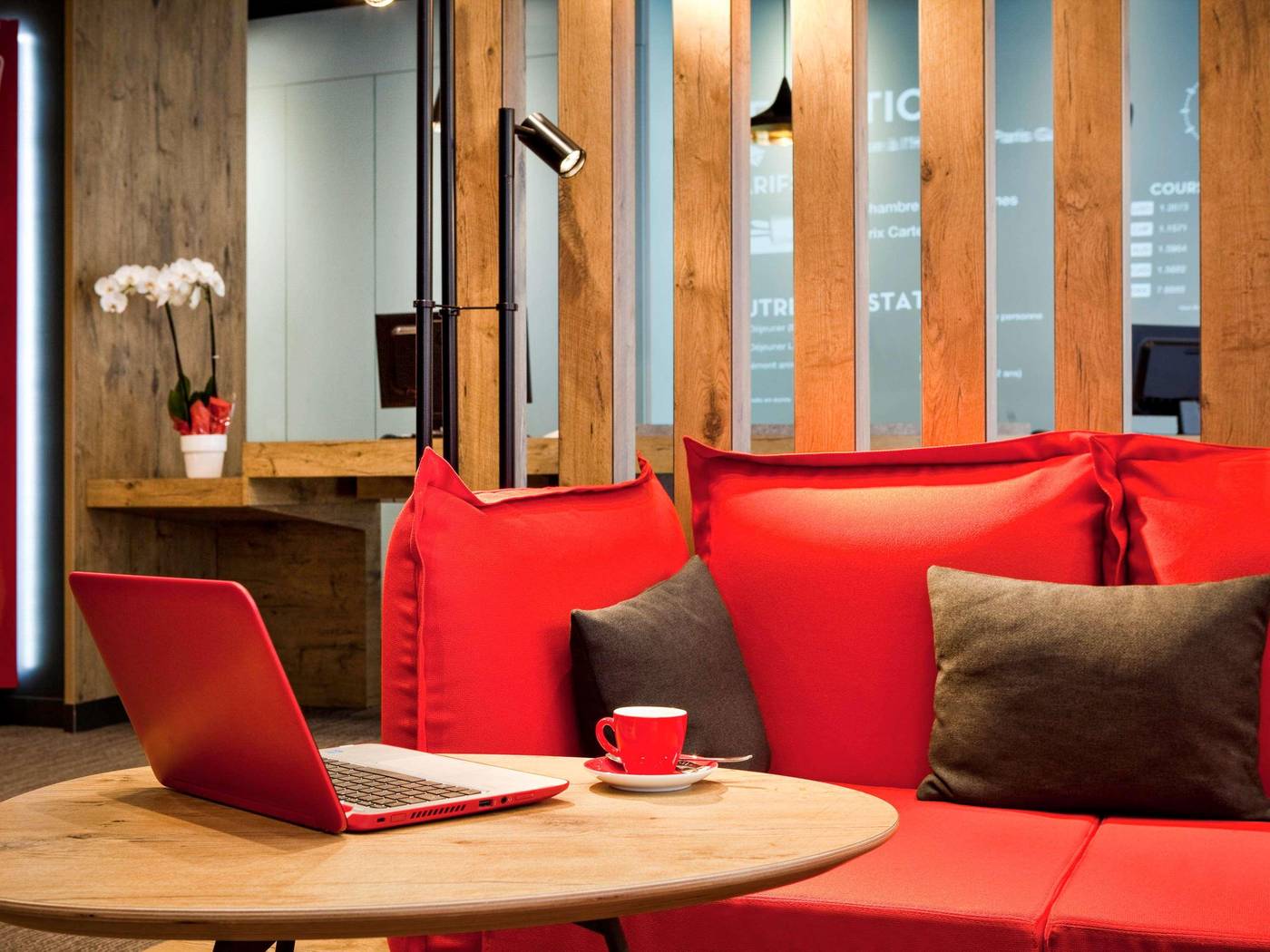 ibis-Paris-Gare-de-lEst-TGV-Bar-2