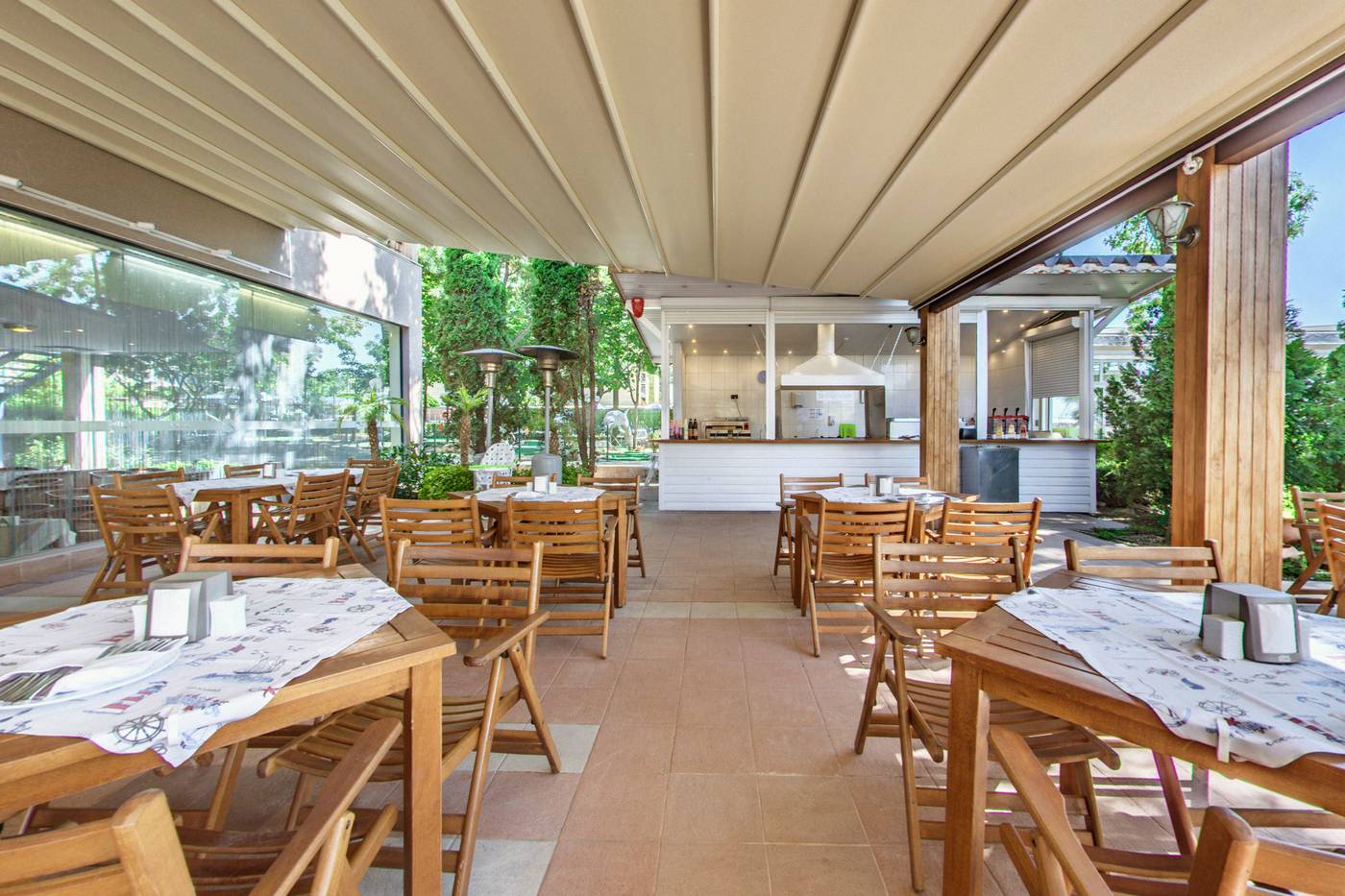 Bellevue-Restaurant-9