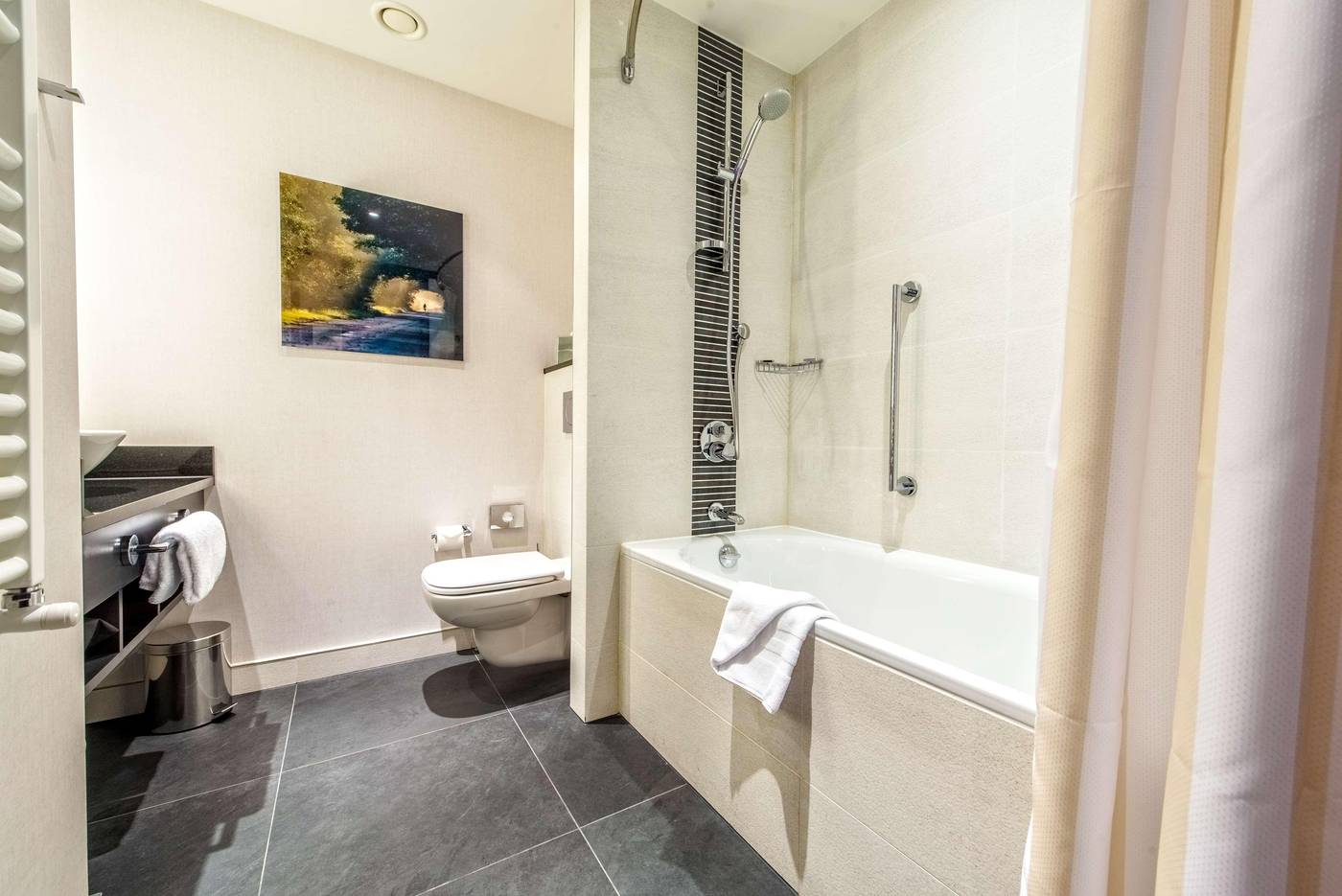 Hilton-Garden-Inn-Krakow-Airport-Room-18