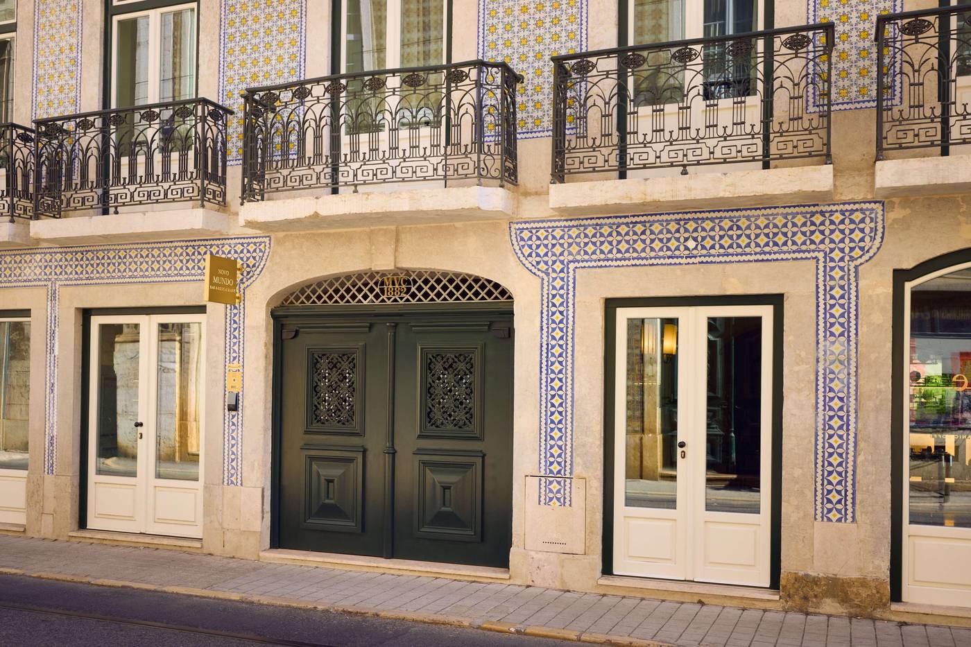 DUO-Hotel-Lisbon--Curio-Collection-By-Hilton-General-view-1