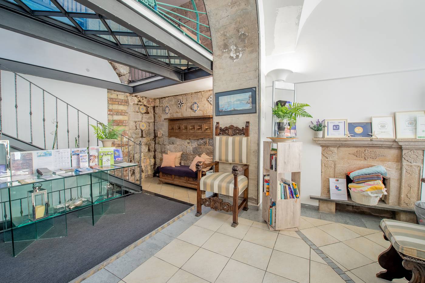 Rivoli-Sorrento-Lobby-28