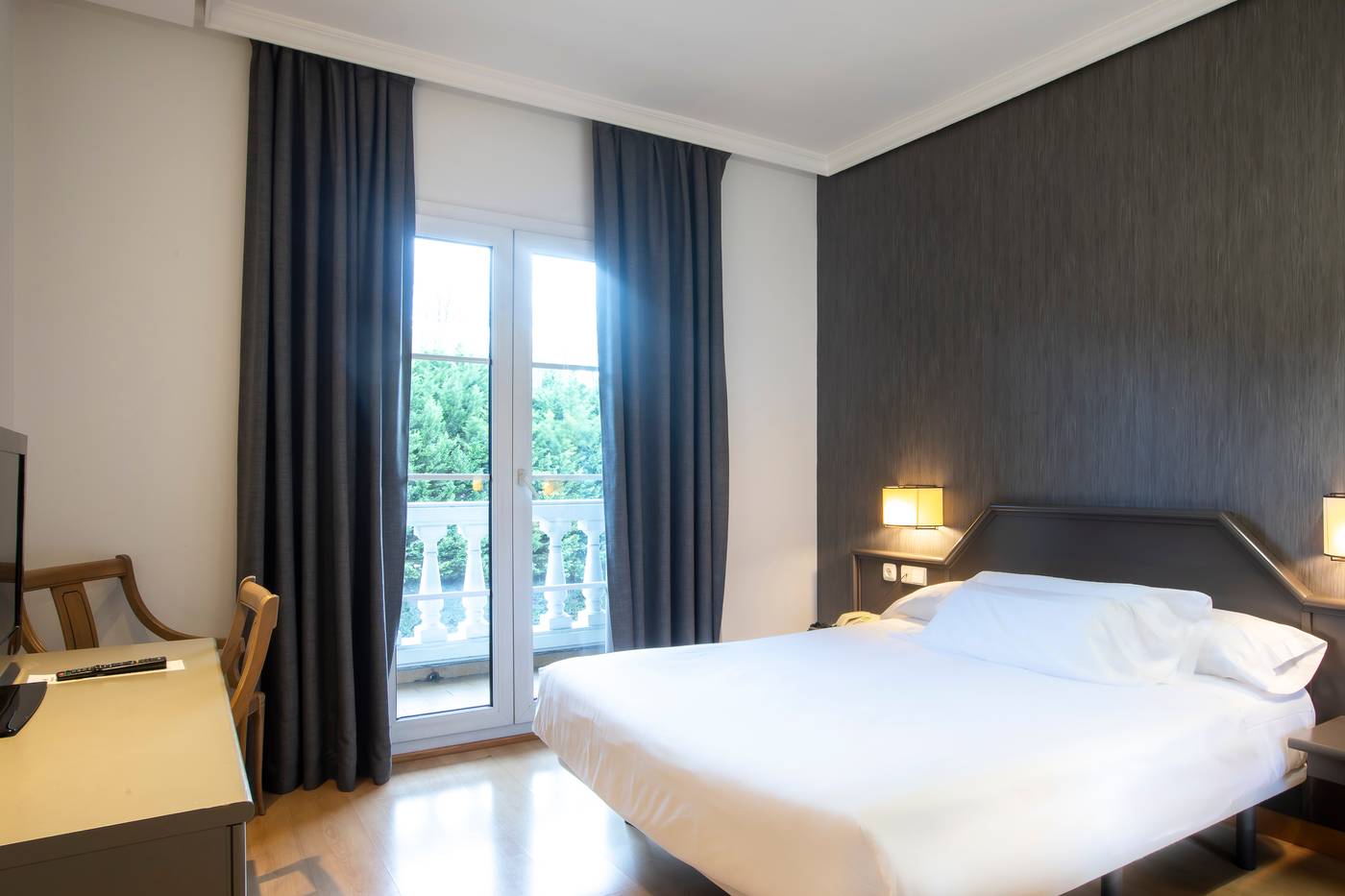 Hotel Urdanibia Park-Spain-IRUN-Room-8