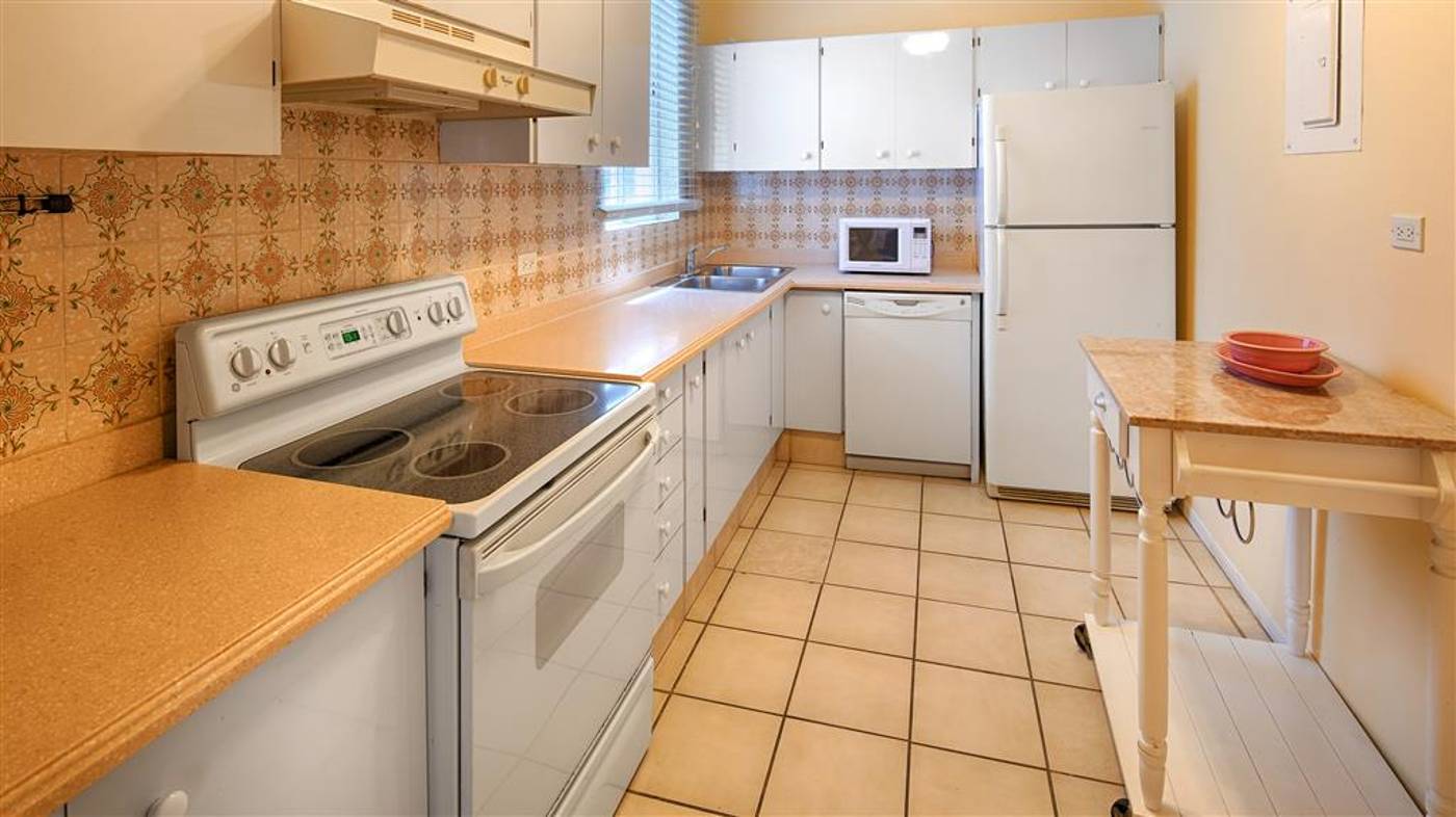 Bay-View-Suites-Paradise-Island-Room-20