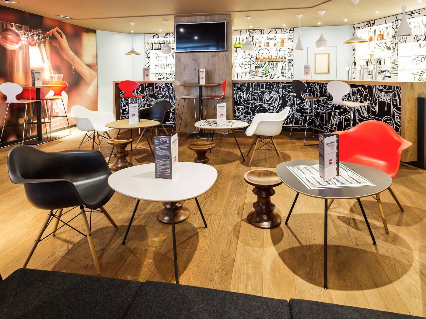 ibis-Brussels-City-Centre-Bar-5