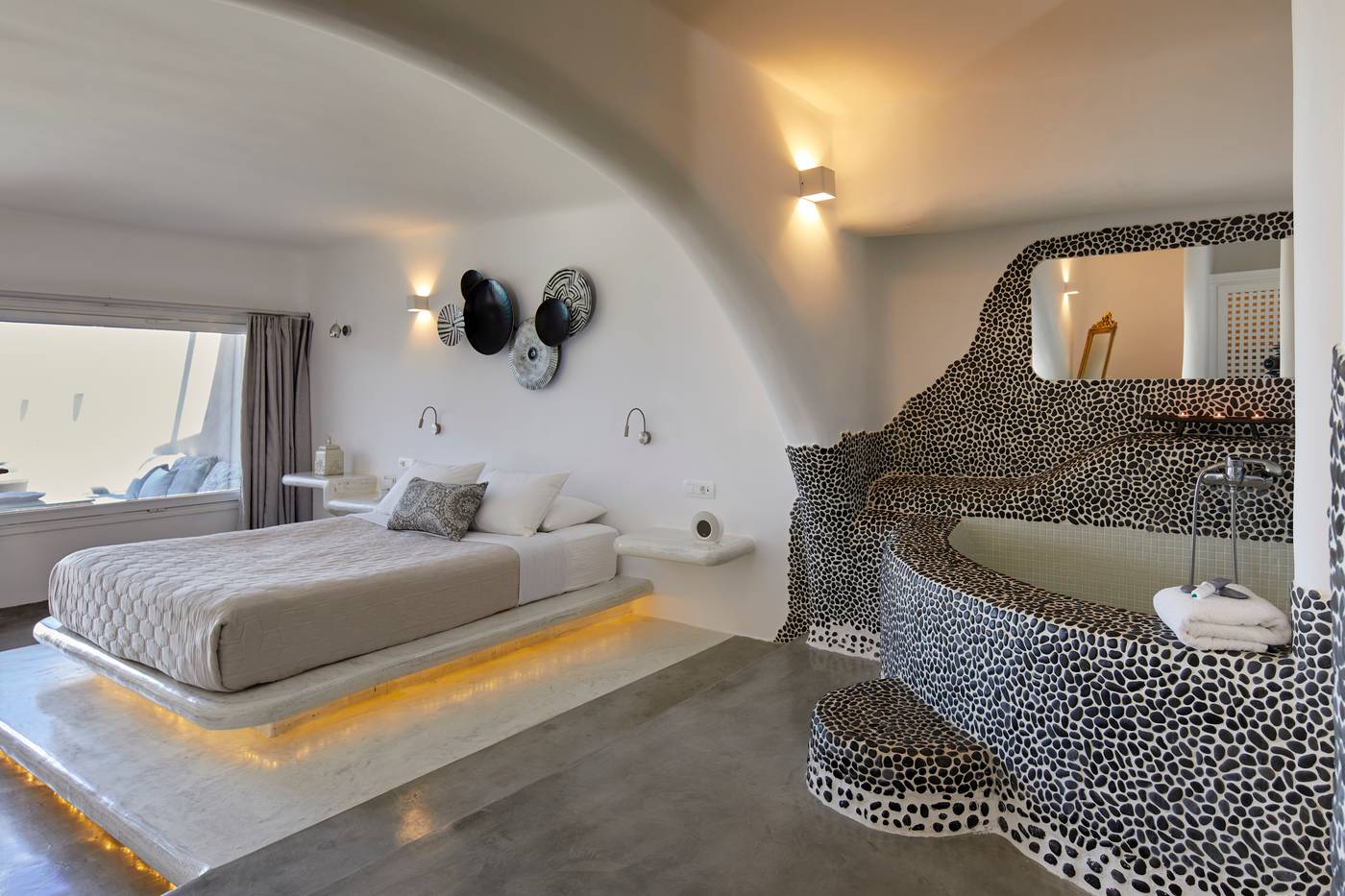 Suites-of-the-Gods-Cave-Spa-Room-12