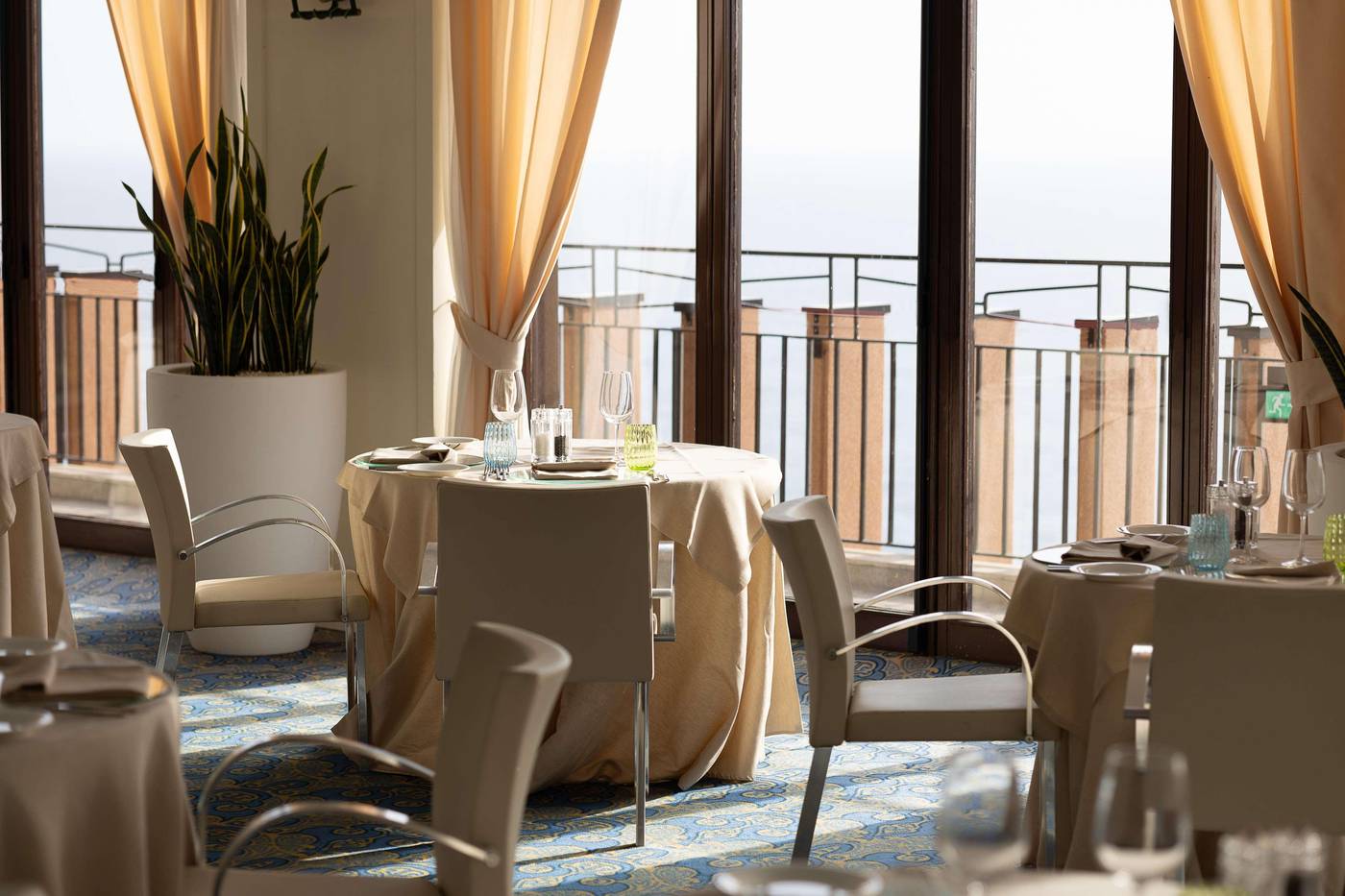 Unahotels-Capotaormina-Restaurant-29