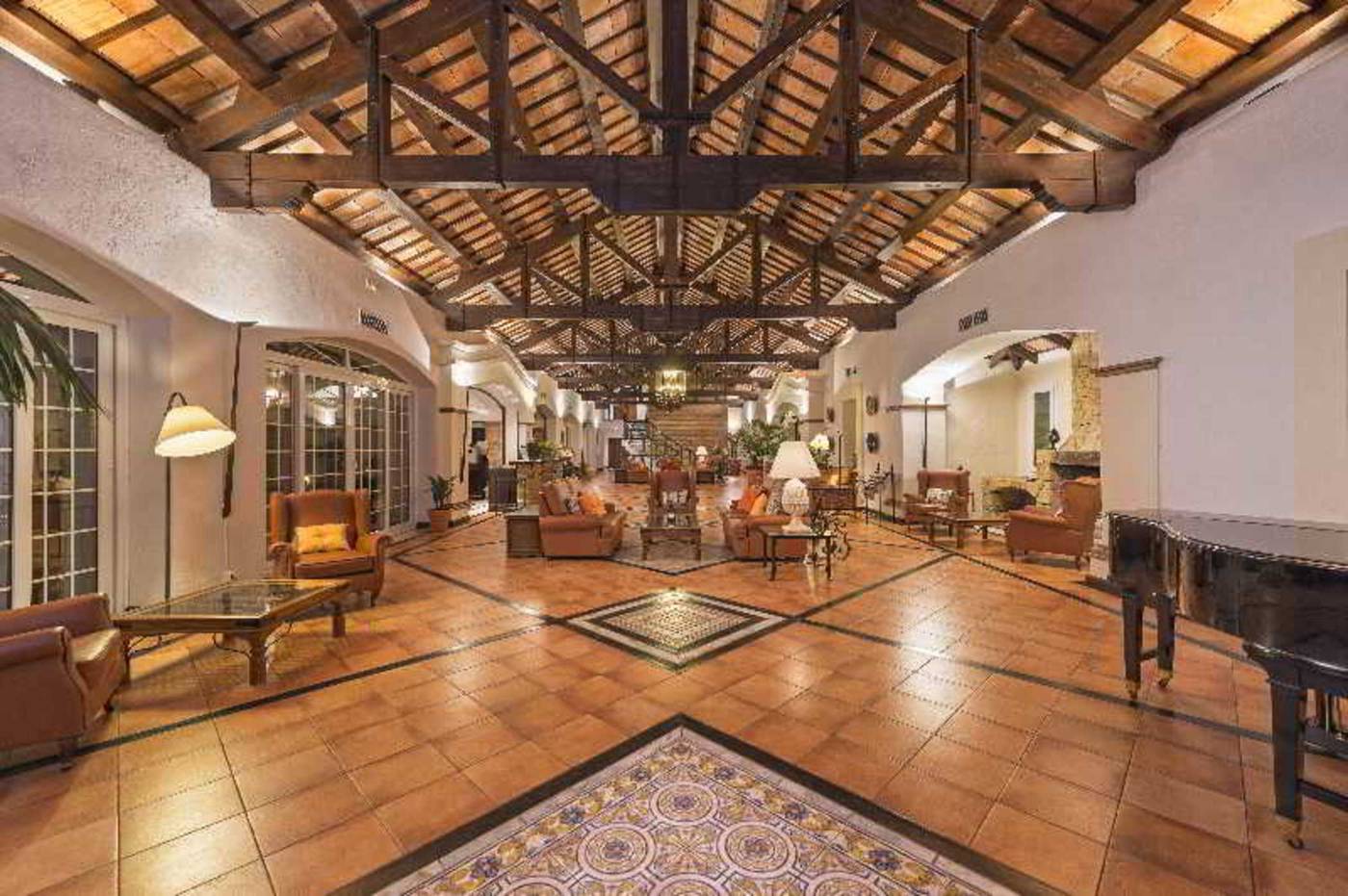 La-Cala-Resort-Lobby-43