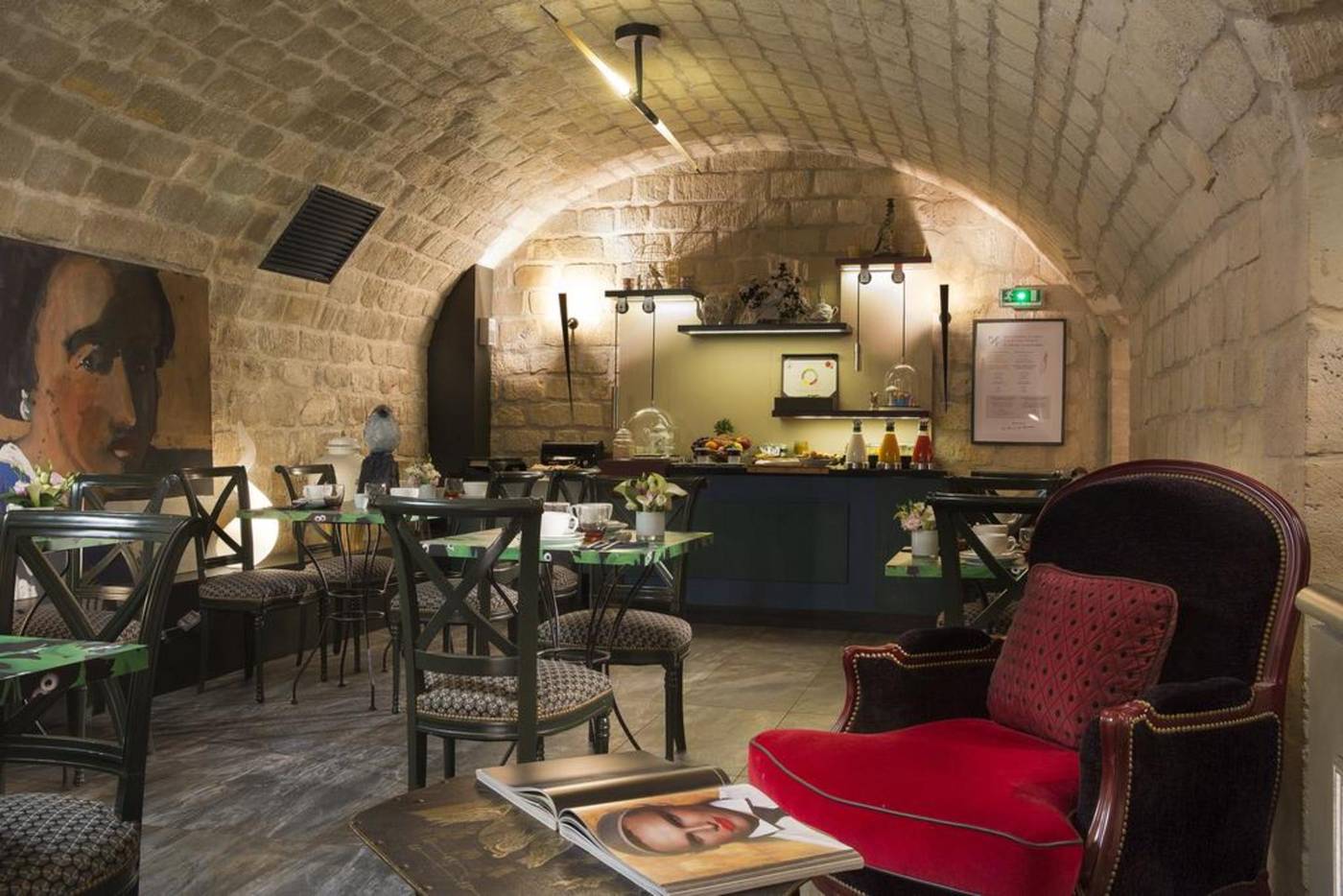 Les-Dames-Du-Pantheon-Restaurant-7