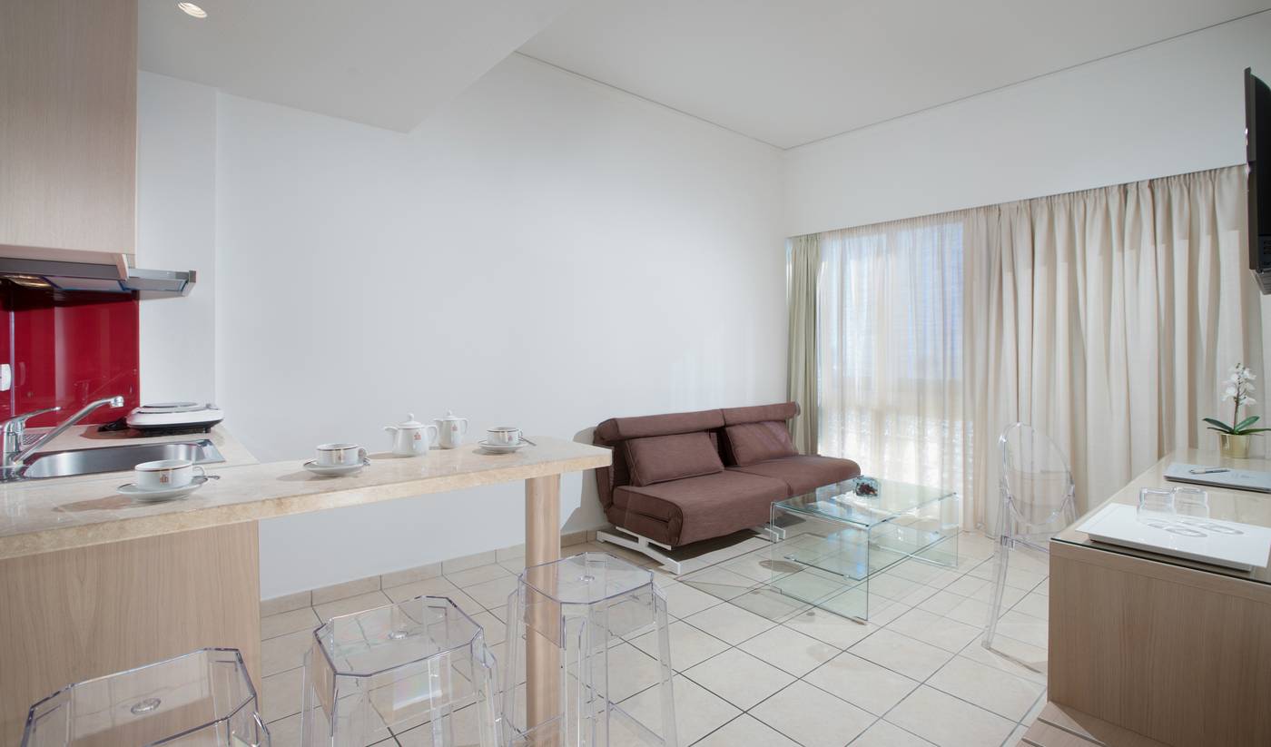 Alexandra-Room-25