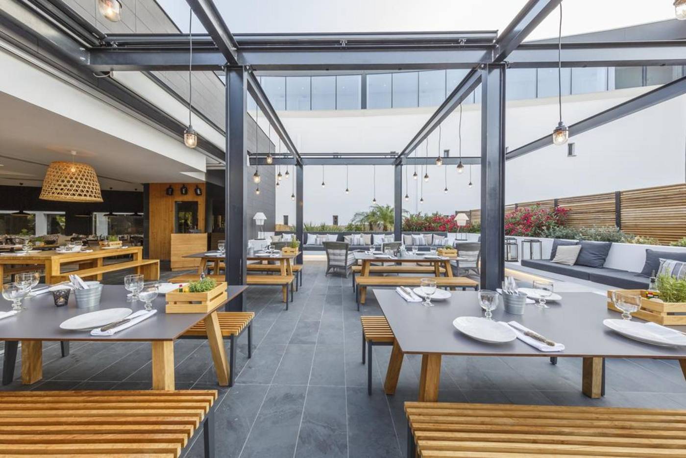 Praia-Verde-Boutique-Hotel---Design-Hotels-Restaurant-48