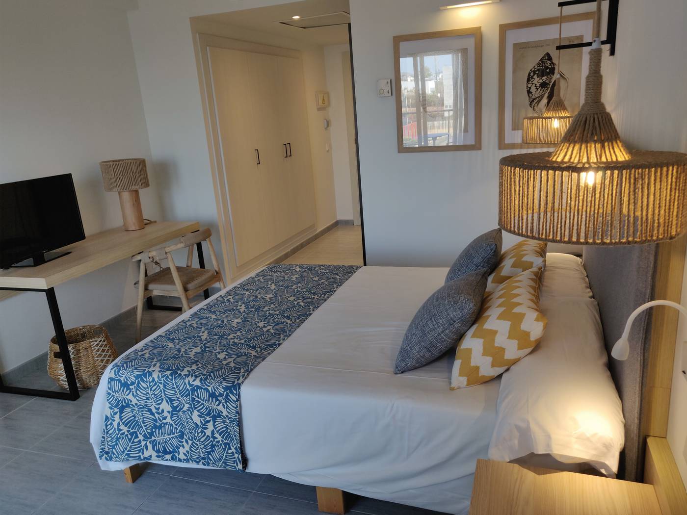 Cabogata-Garden-Room-30