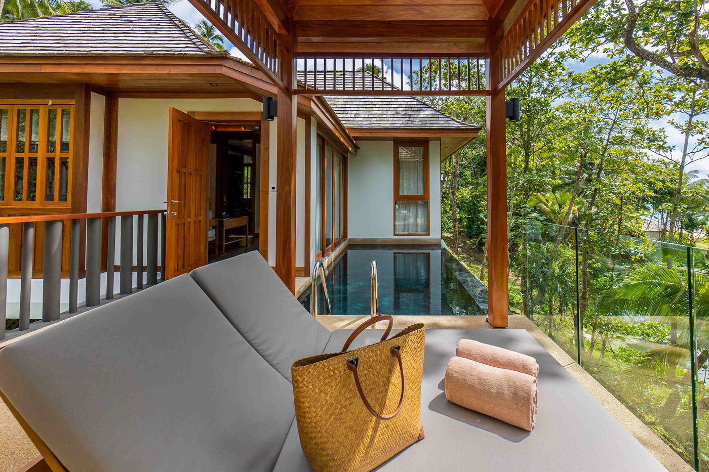 The-Surin-Phuket-Room-16