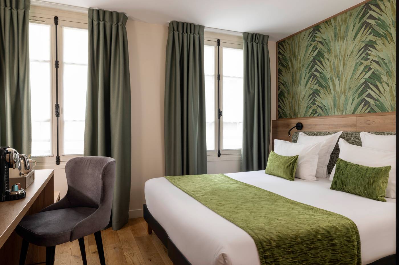 Hotel-Theoreme-Room-17