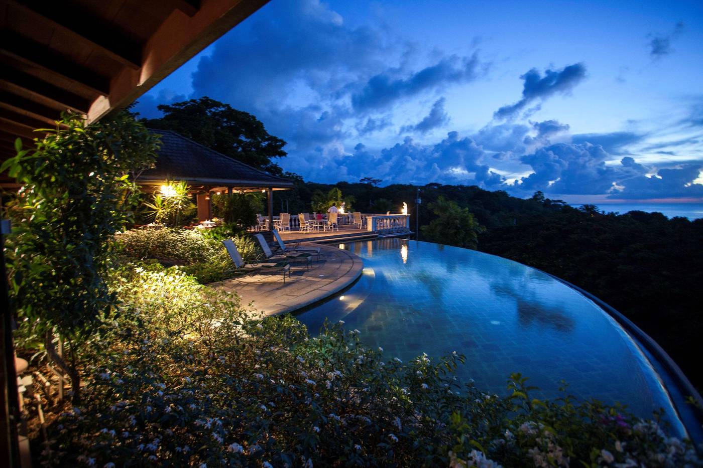 The-Villas-At-Stonehaven-Pool-4