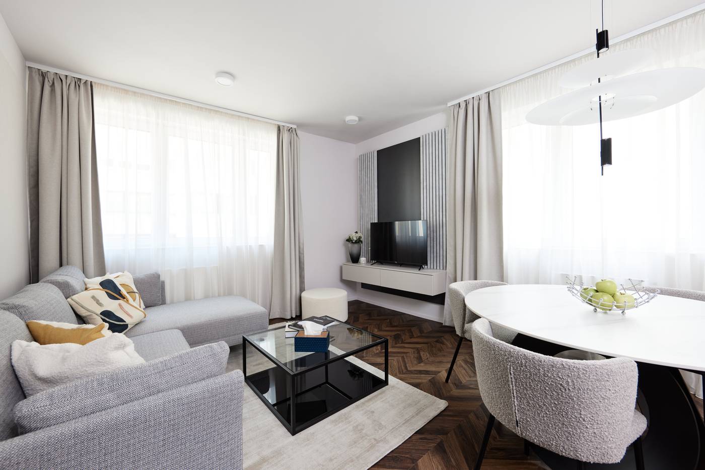 The-Amberlyn-Suite-Hotel-Room-35