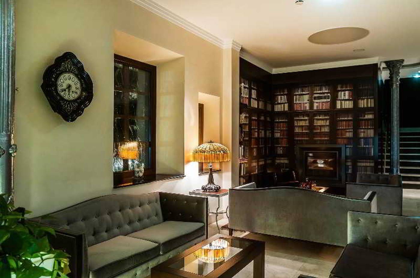 Granda Hotel-Spain-CANGAS DE ONIS-Lobby-5