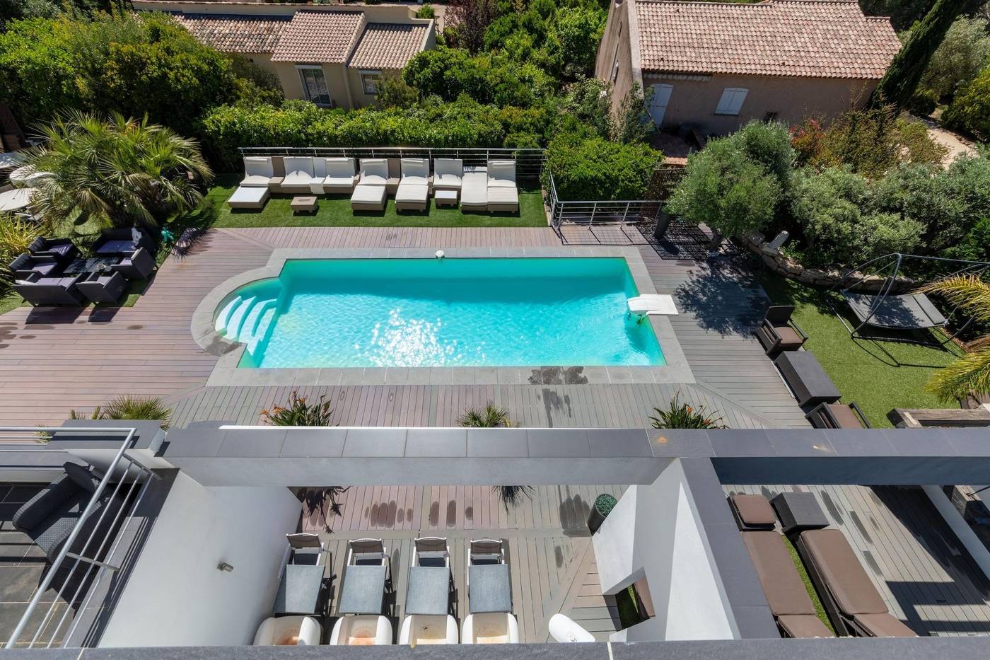 La-Villa-Louancelie-Room-1