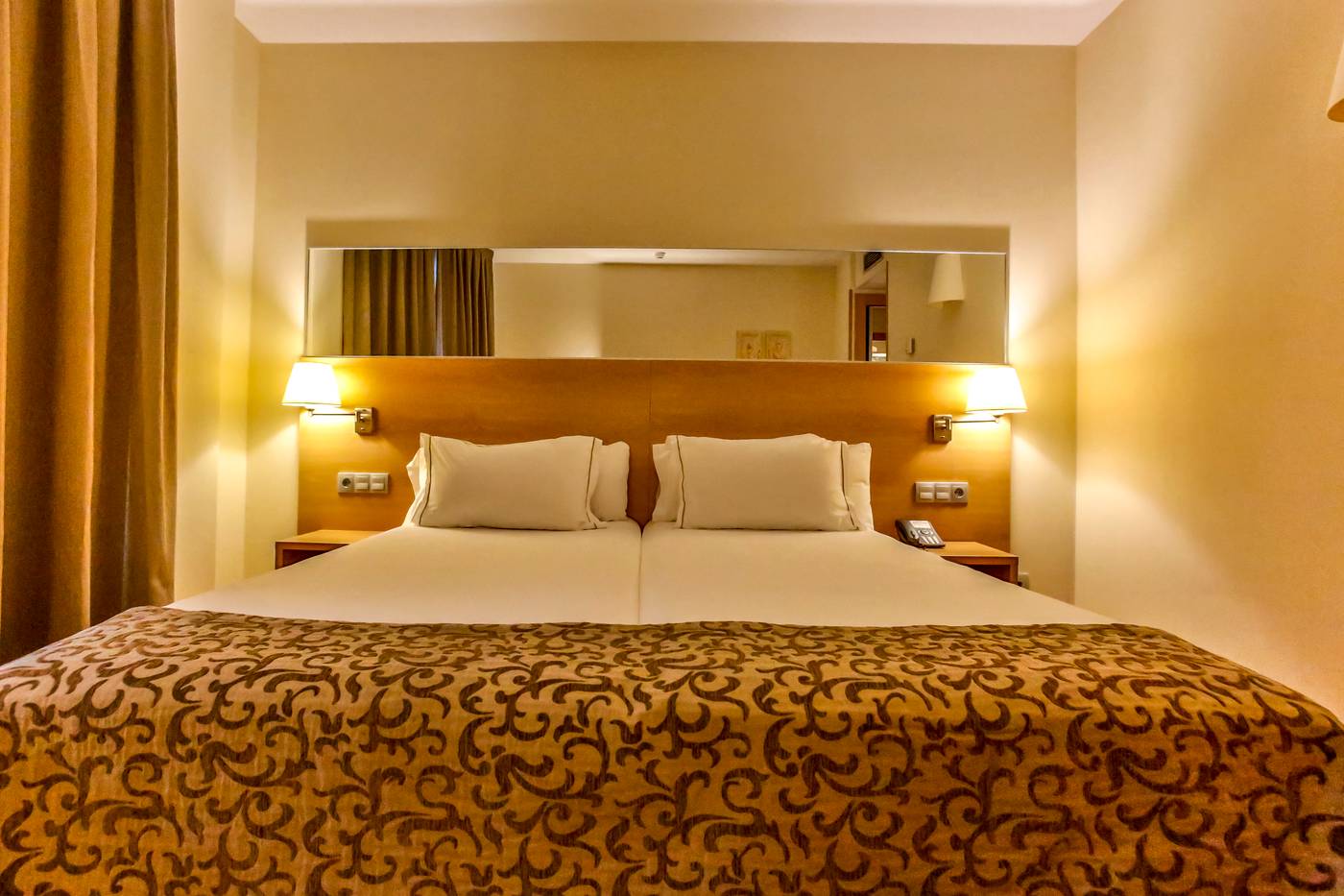 Desitges-Room-26
