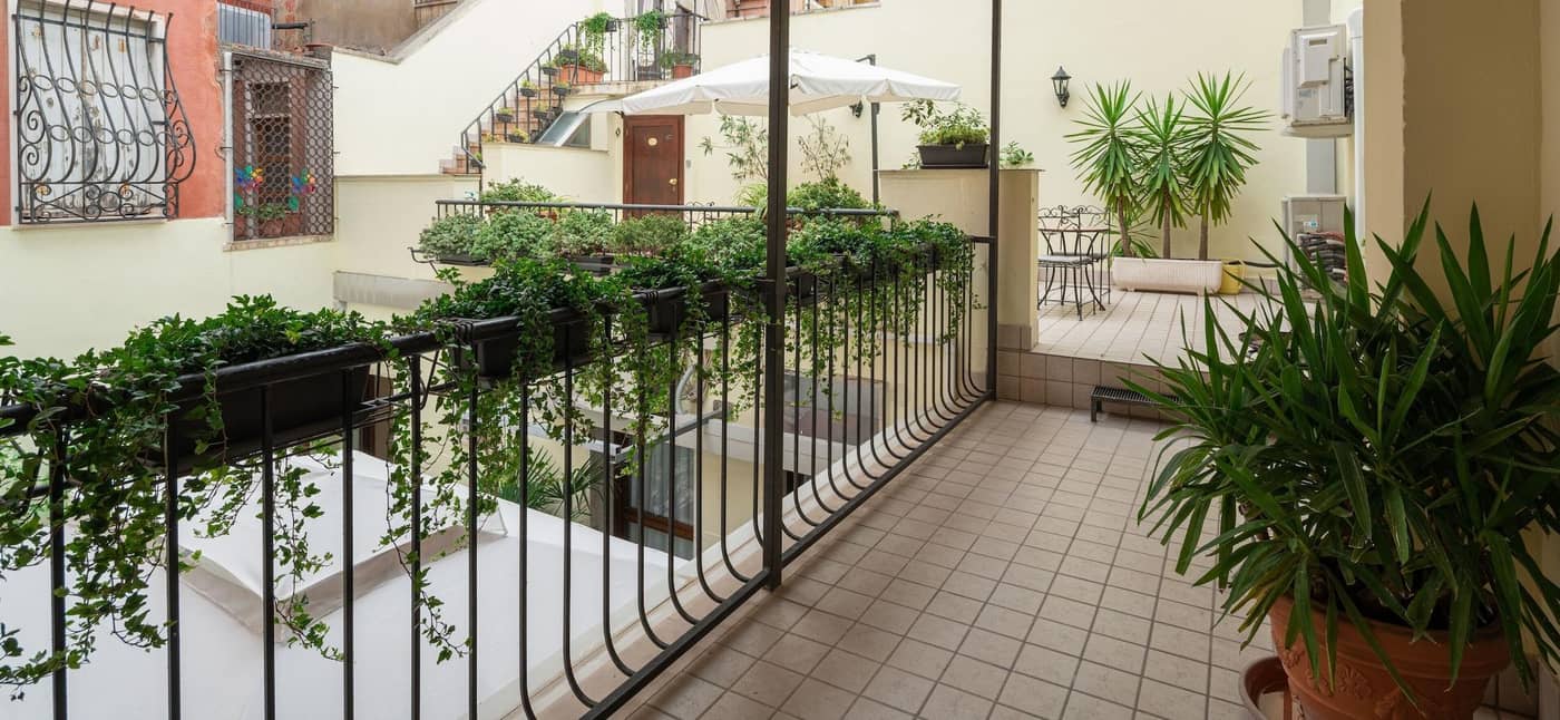 Hotel-Herion-Terrace-1