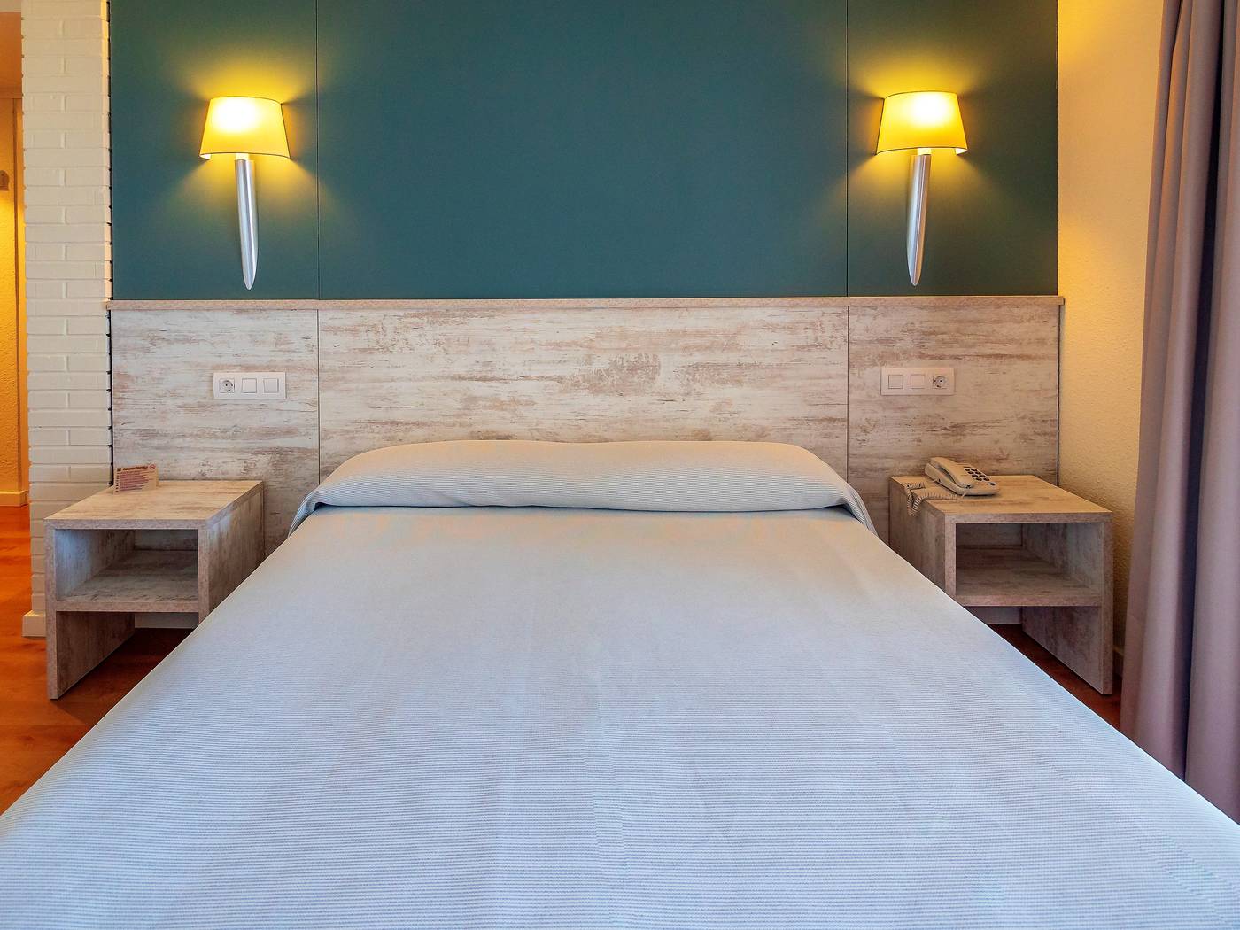 Golden-Donaire-Beach-Room-26