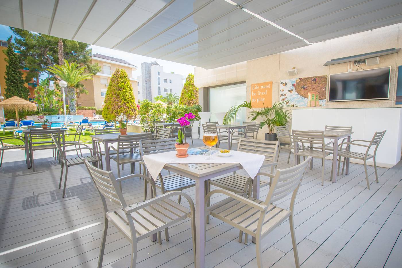 Atenea-Park-Suites---Apartments-Bar-9