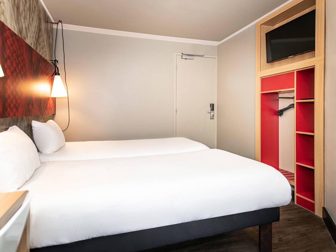 ibis-Amsterdam-Centre-Room-33