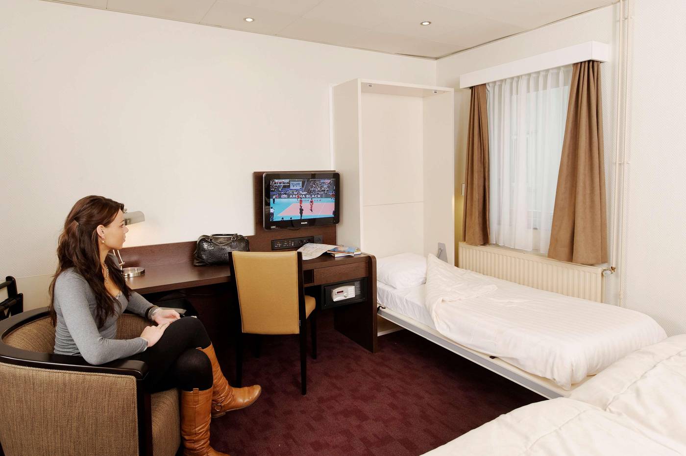 Best-Western-Dam-Square-Inn-Room-8